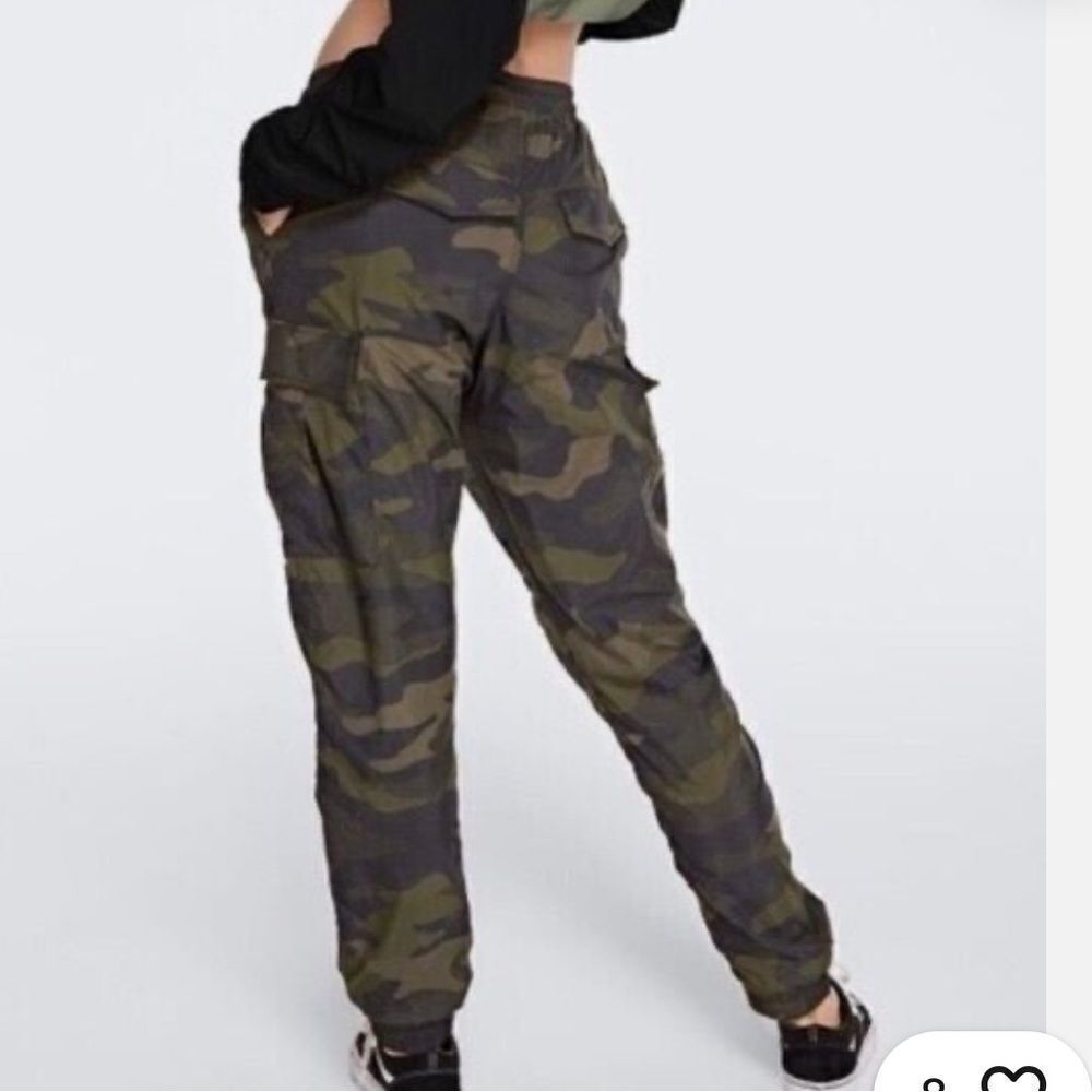 Victorias Secret Pink Ultimate Classic Fit Cargo Jogger Lined Pants camo XS